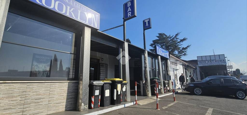 negozio in vendita a Roma in zona Romanina