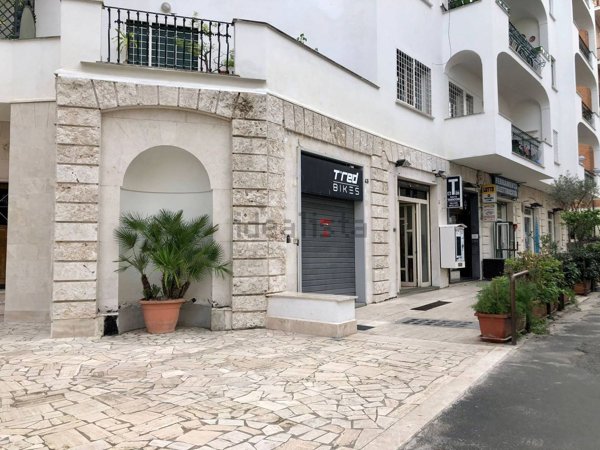 locale commerciale in vendita a Roma in zona Pinciano