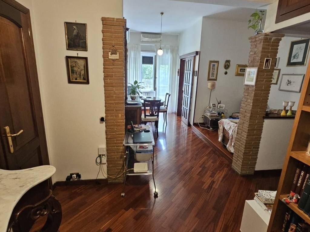 appartamento in vendita a Roma in zona Tuscolano