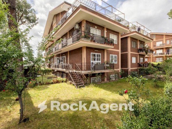 appartamento in vendita a Roma in zona Torre Gaia