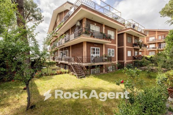appartamento in vendita a Roma in zona Torre Gaia