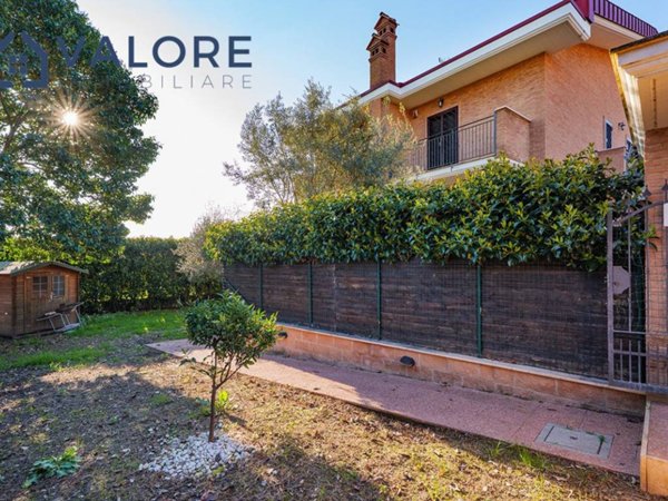 casa indipendente in vendita a Roma in zona Cinquina