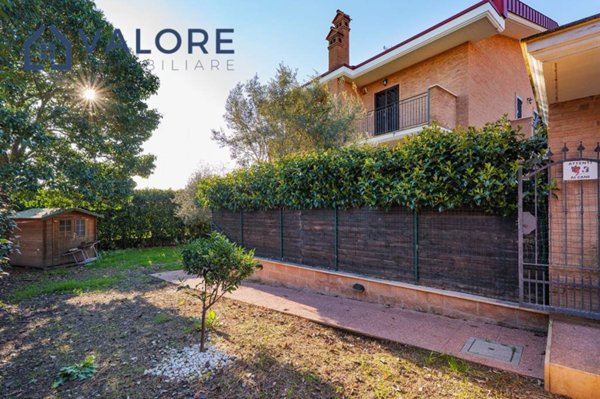 casa indipendente in vendita a Roma in zona Cinquina