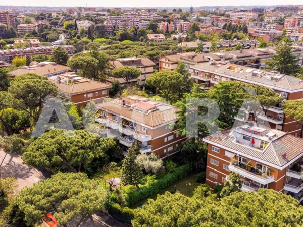 appartamento in vendita a Roma in zona Mostacciano