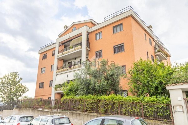 appartamento in vendita a Roma in zona Castelverde