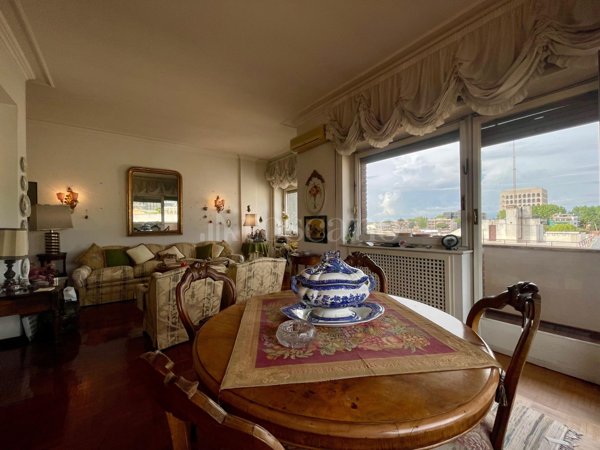 appartamento in vendita a Roma in zona EUR