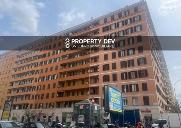 appartamento in vendita a Roma in zona Tuscolano