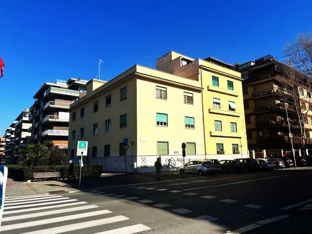 appartamento in vendita a Roma in zona Ostia