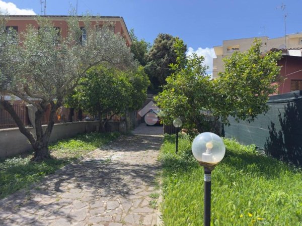 appartamento in vendita a Roma in zona Corviale