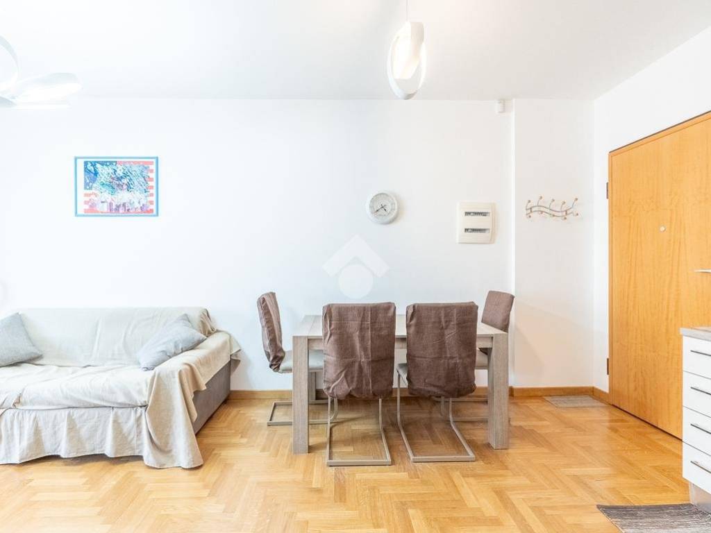 appartamento in vendita a Roma in zona Torre Gaia