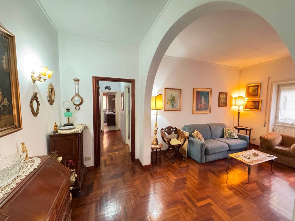 appartamento in vendita a Roma in zona Tomba di Nerone