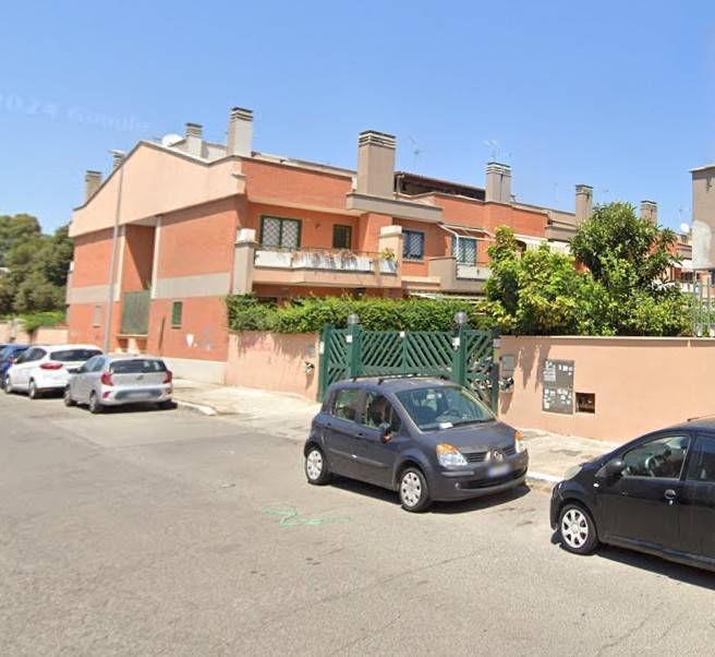 casa indipendente in vendita a Roma in zona Acilia