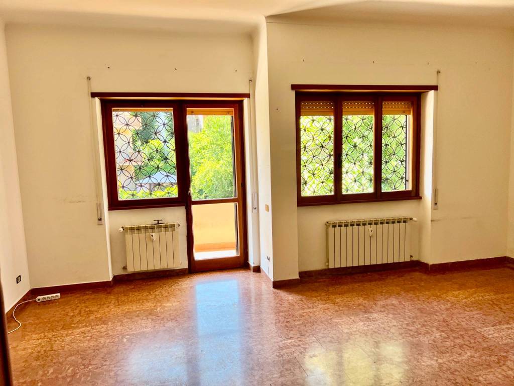 appartamento in vendita a Roma in zona Giuliano Dalmata