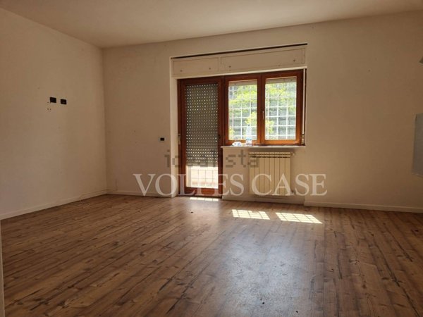 appartamento in vendita a Roma in zona Valle Muricana