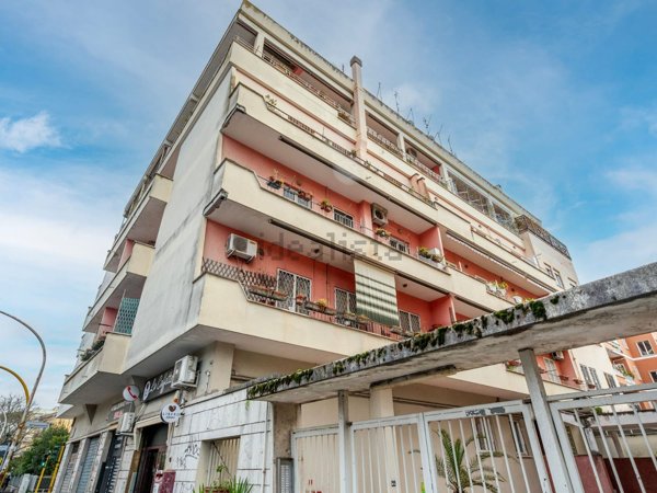 appartamento in vendita a Roma in zona Ardeatino