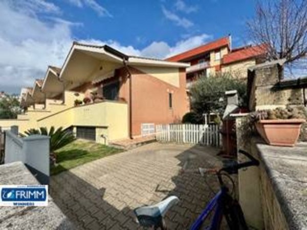 casa indipendente in vendita a Roma in zona Dragona/Bagnoletto