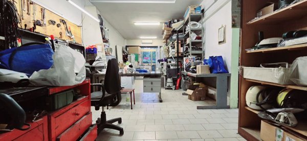 negozio in vendita a Roma in zona Tor Bella Monaca