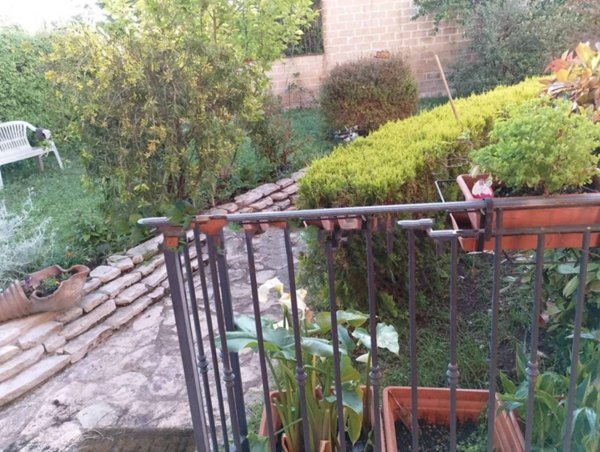 casa indipendente in vendita a Roma in zona Ponte di Nona