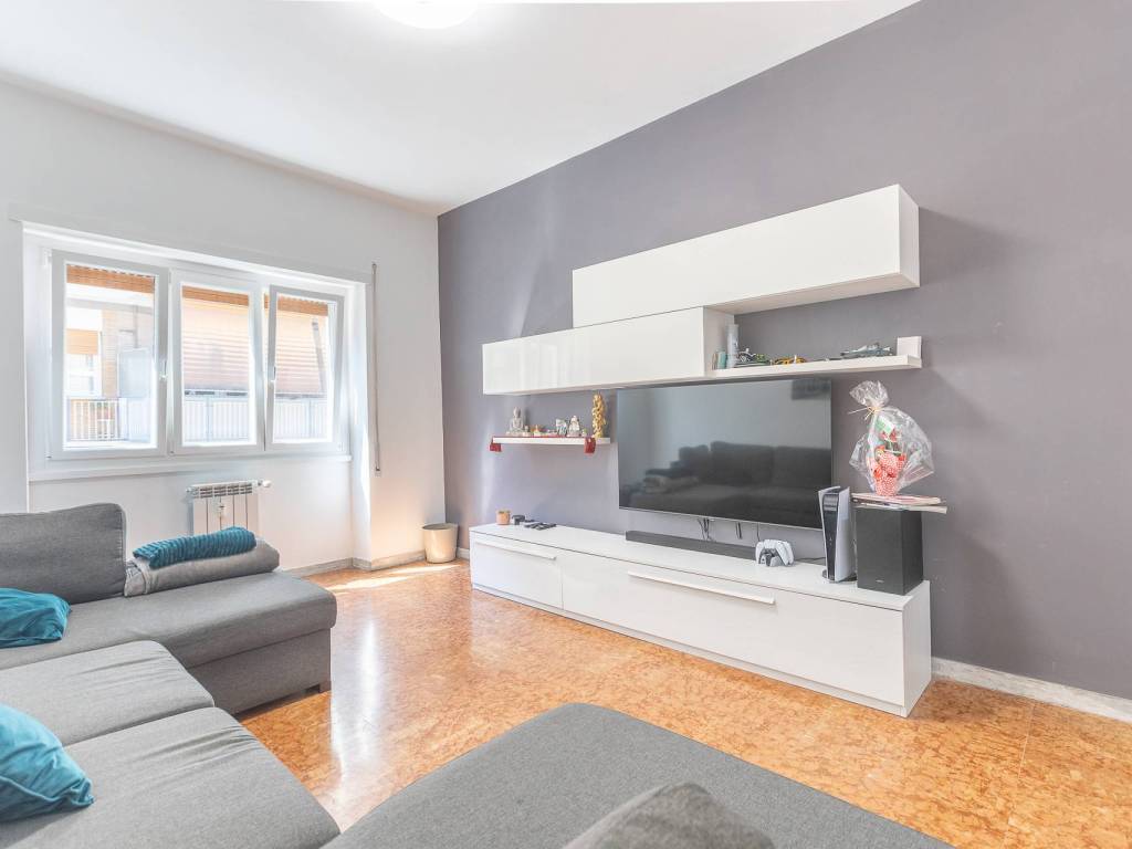 appartamento in vendita a Roma in zona Portuense