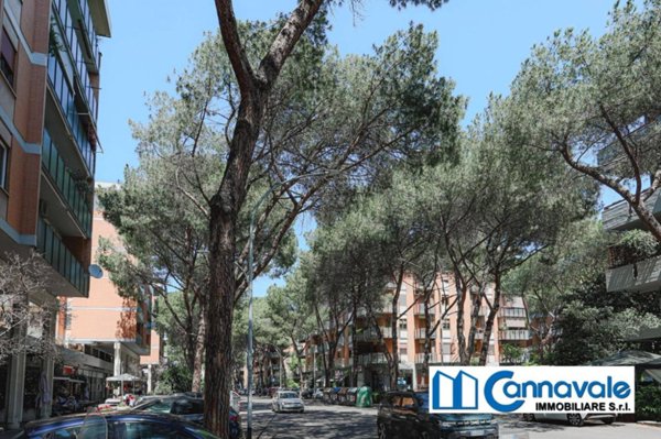 appartamento in vendita a Roma in zona Ardeatino
