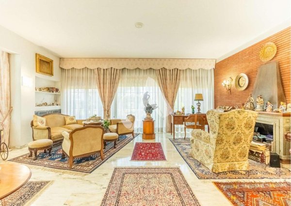 appartamento in vendita a Roma in zona Appio Claudio