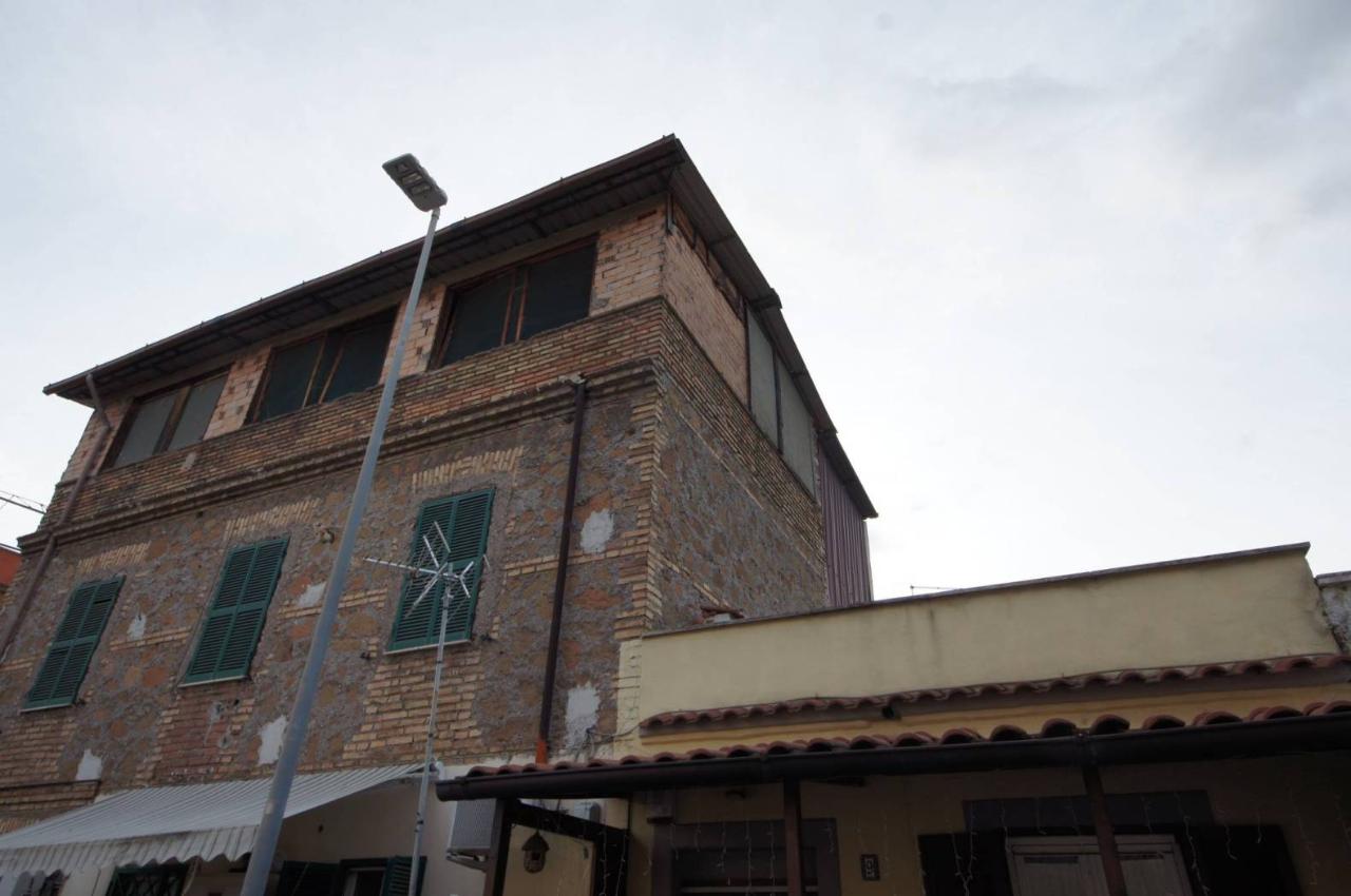 appartamento in vendita a Roma in zona Tuscolano