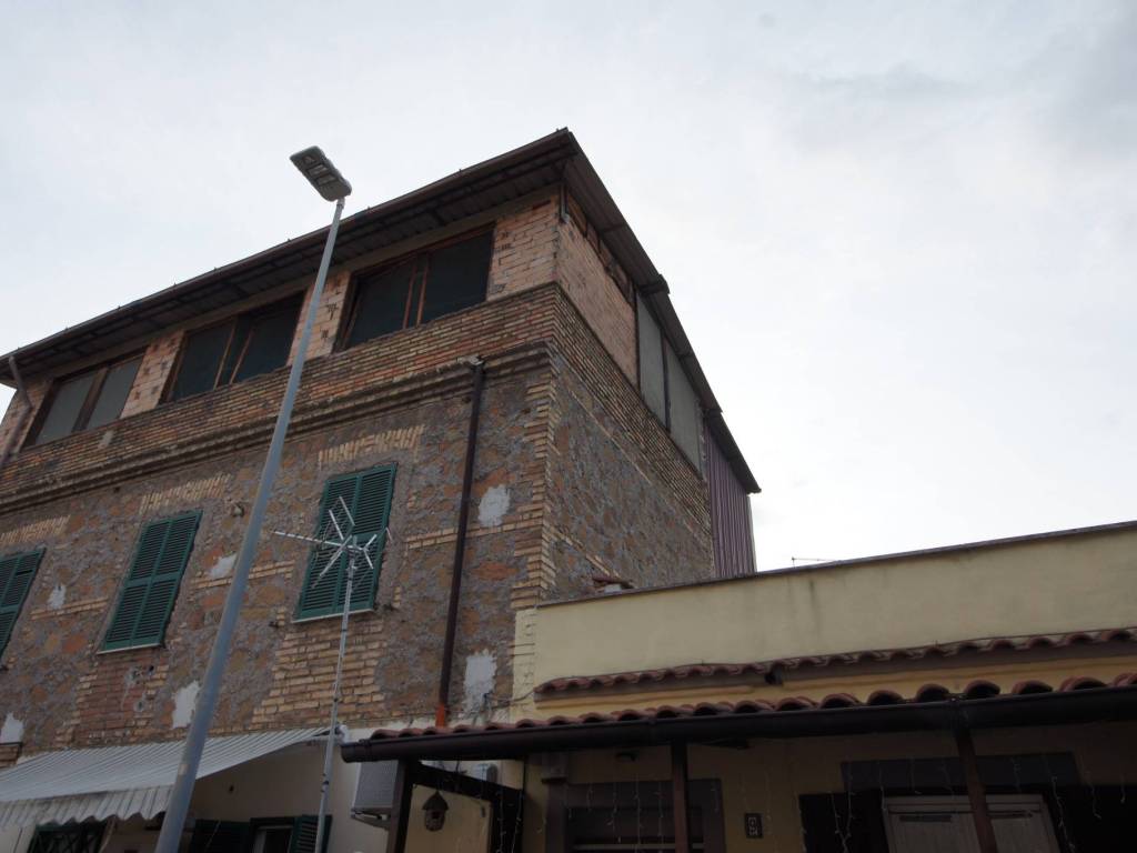 appartamento in vendita a Roma in zona Tuscolano