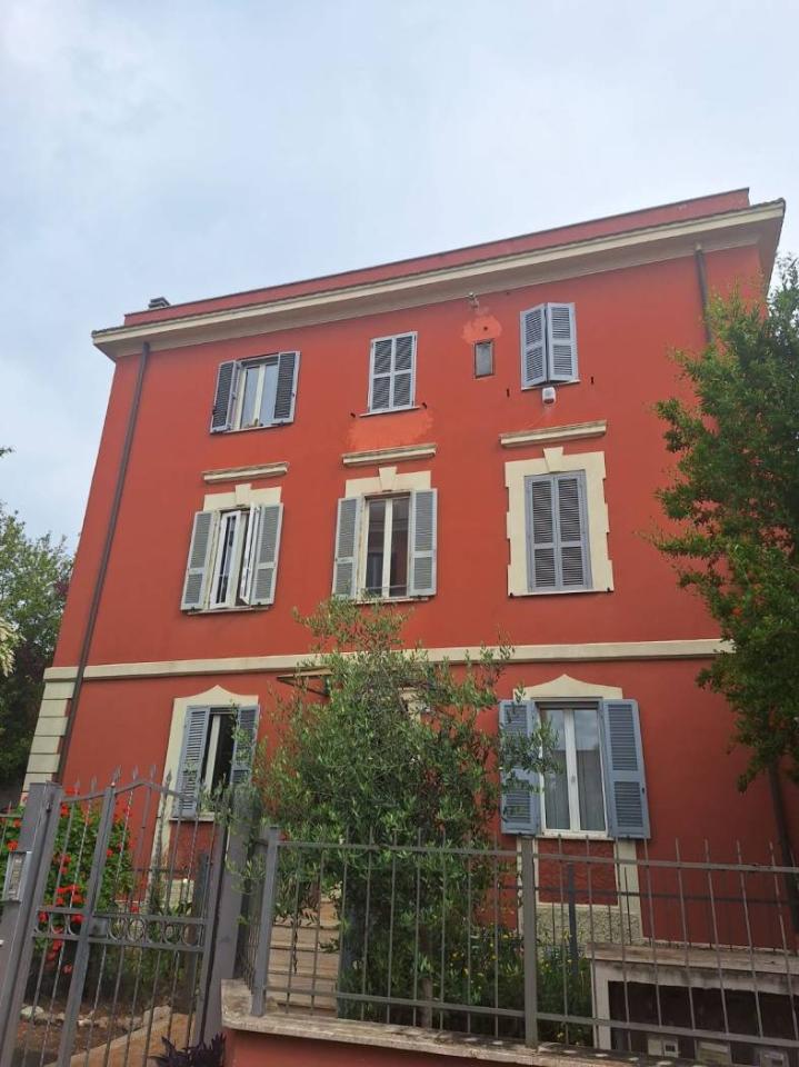 appartamento in vendita a Roma in zona Tuscolano