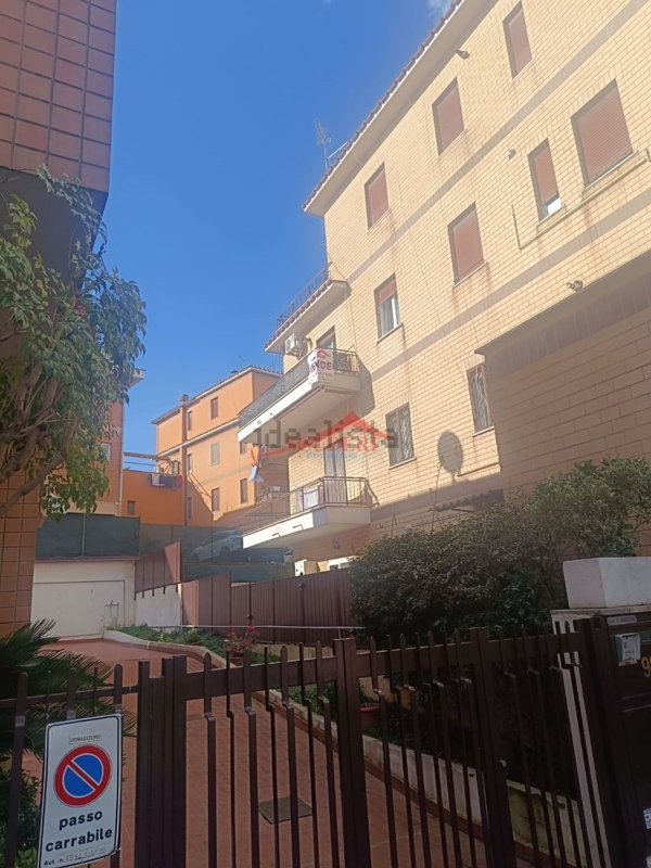 appartamento in vendita a Roma in zona Vitinia