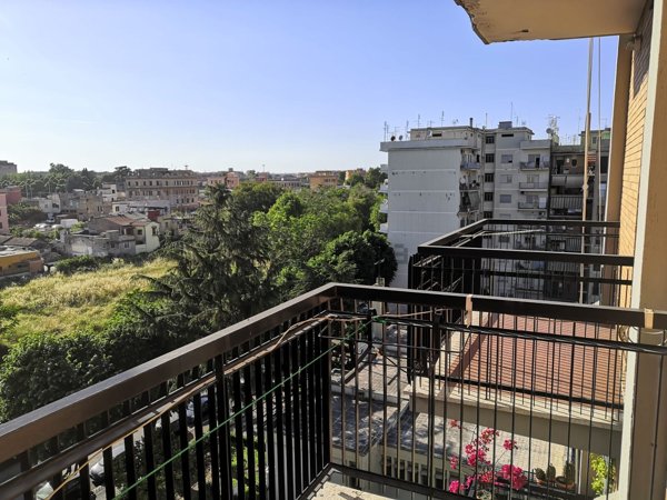 appartamento in vendita a Roma in zona Tuscolano