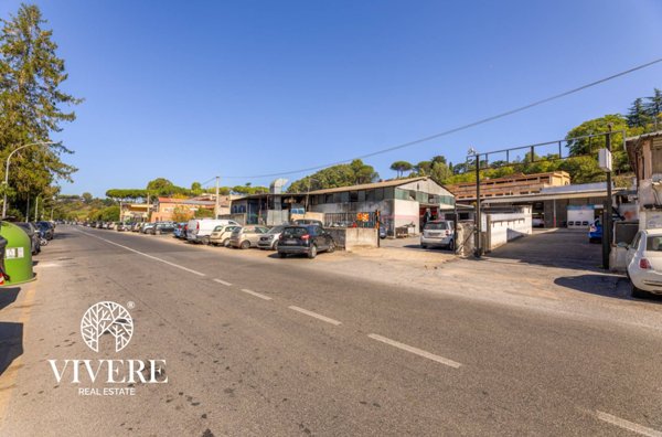 locale commerciale in vendita a Roma in zona Portuense