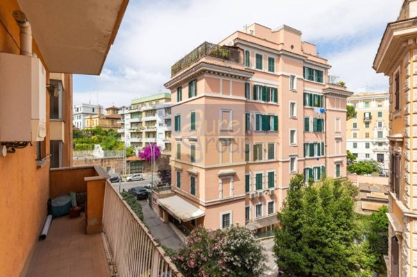 appartamento in vendita a Roma in zona Tuscolano