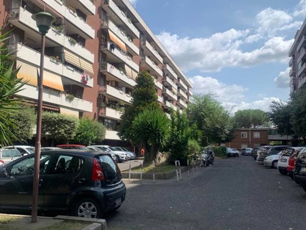 appartamento in vendita a Roma in zona Cinecittà