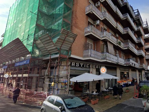 negozio in vendita a Roma in zona Monte Sacro/Talenti