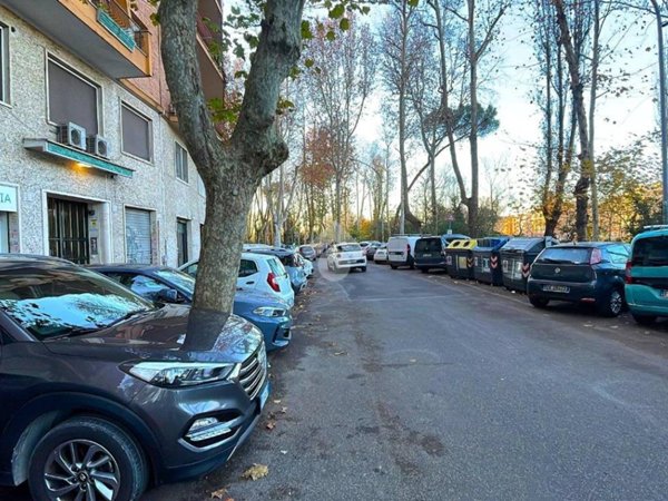 locale di sgombero in vendita a Roma in zona Monte Sacro/Talenti