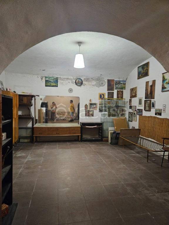 locale commerciale in vendita a Roma in zona Rione Prati
