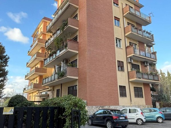 appartamento in vendita a Roma in zona EUR