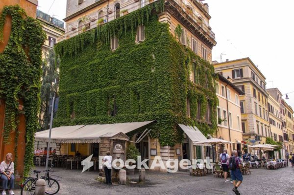 negozio in vendita a Roma in zona Rione Borgo