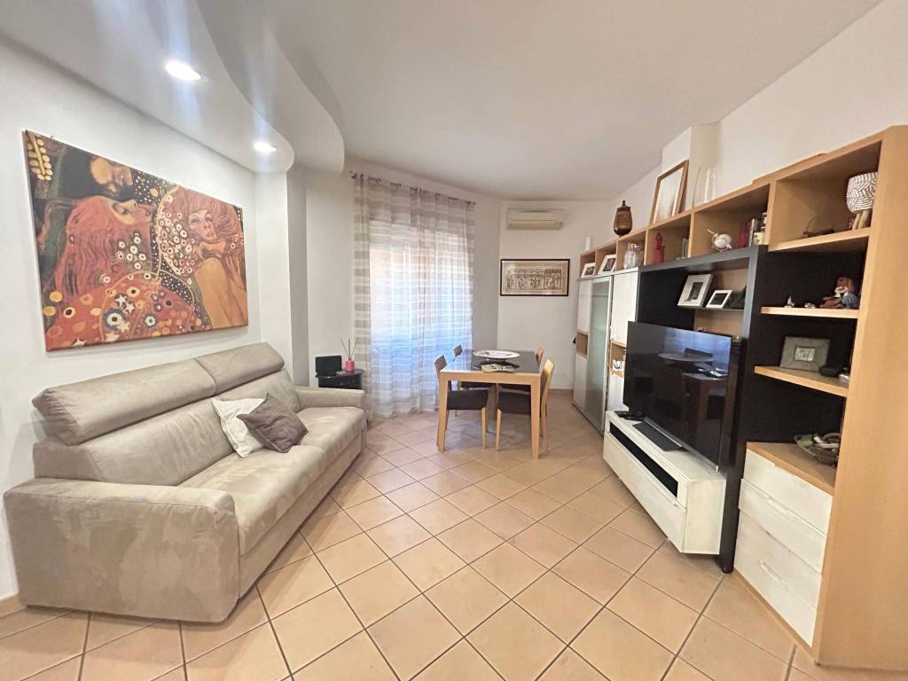 appartamento in vendita a Roma in zona Don Bosco