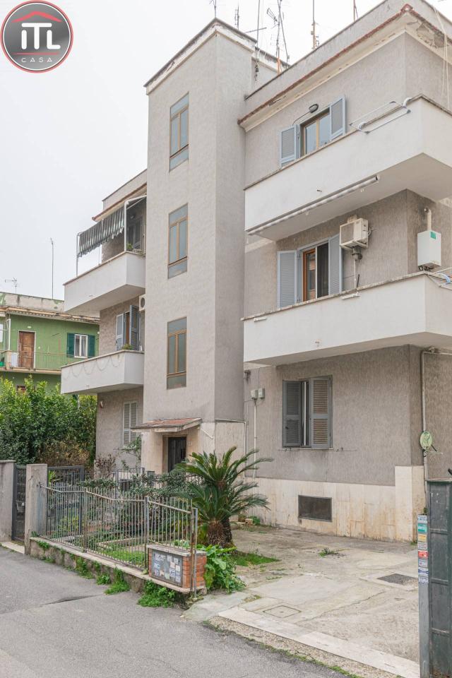 appartamento in vendita a Roma in zona Portuense