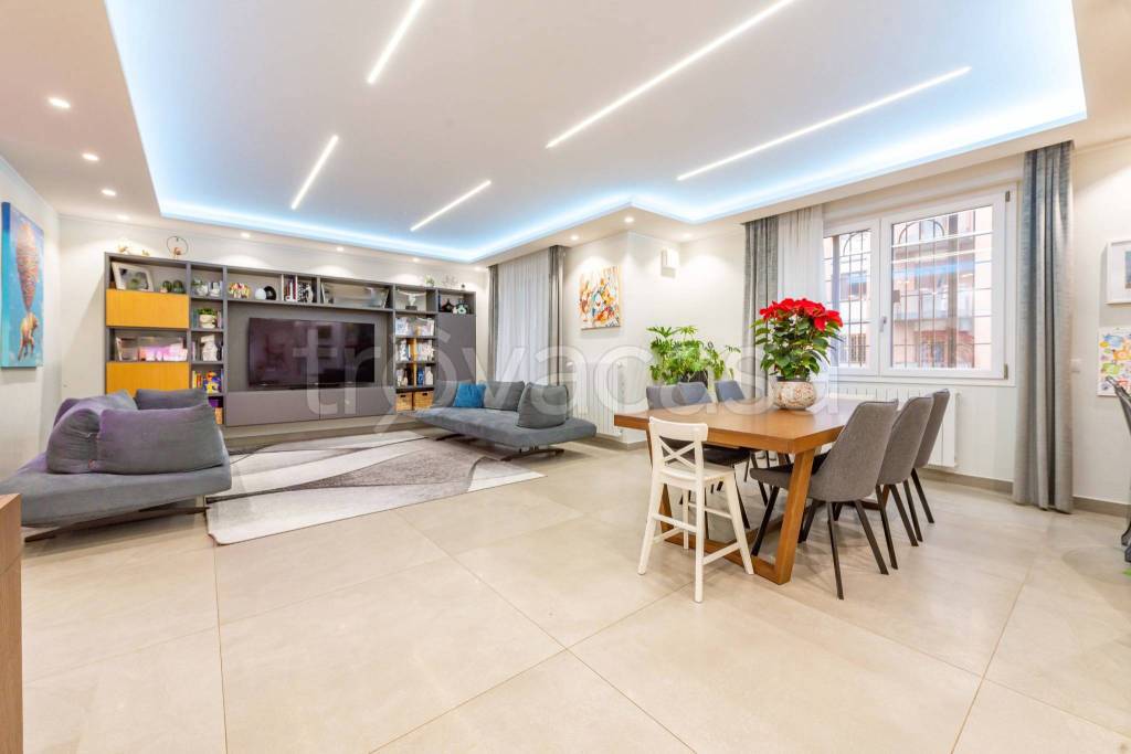 appartamento in vendita a Roma in zona EUR