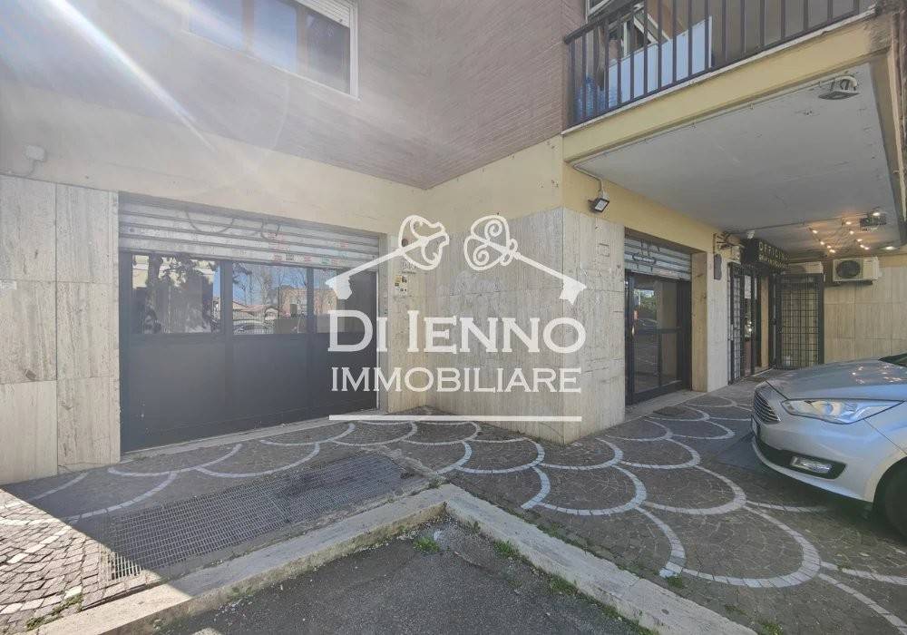 negozio in vendita a Roma in zona Tor di Quinto