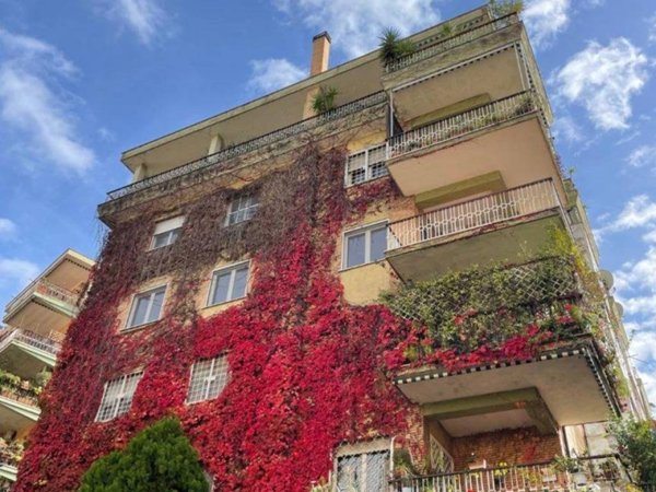 appartamento in vendita a Roma in zona Tomba di Nerone