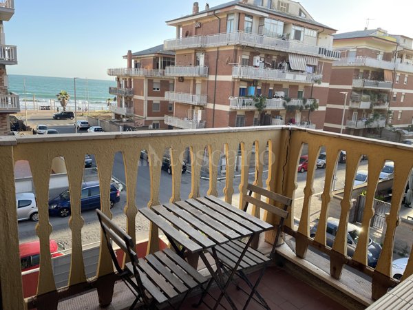 appartamento in vendita a Roma in zona Ostia