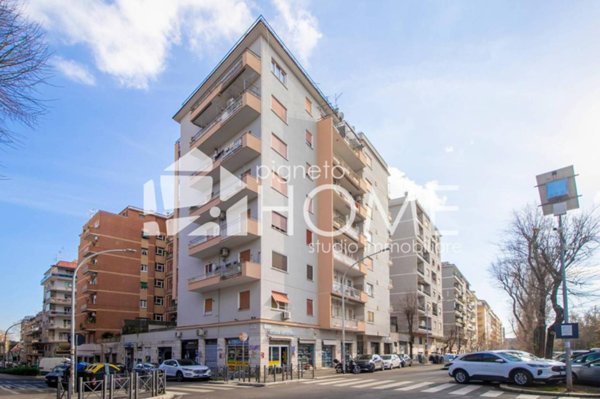 appartamento in vendita a Roma in zona Prenestino-Labicano