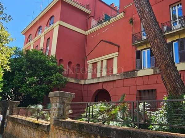 appartamento in vendita a Roma in zona Gianicolense
