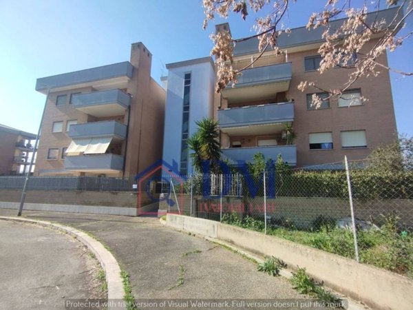 appartamento in vendita a Roma in zona Tor Cervara