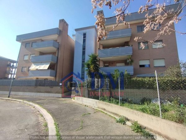 appartamento in vendita a Roma in zona Tor Cervara