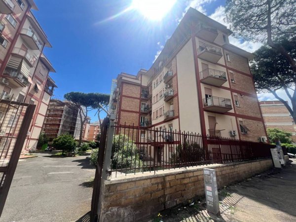 appartamento in vendita a Roma in zona Ostia