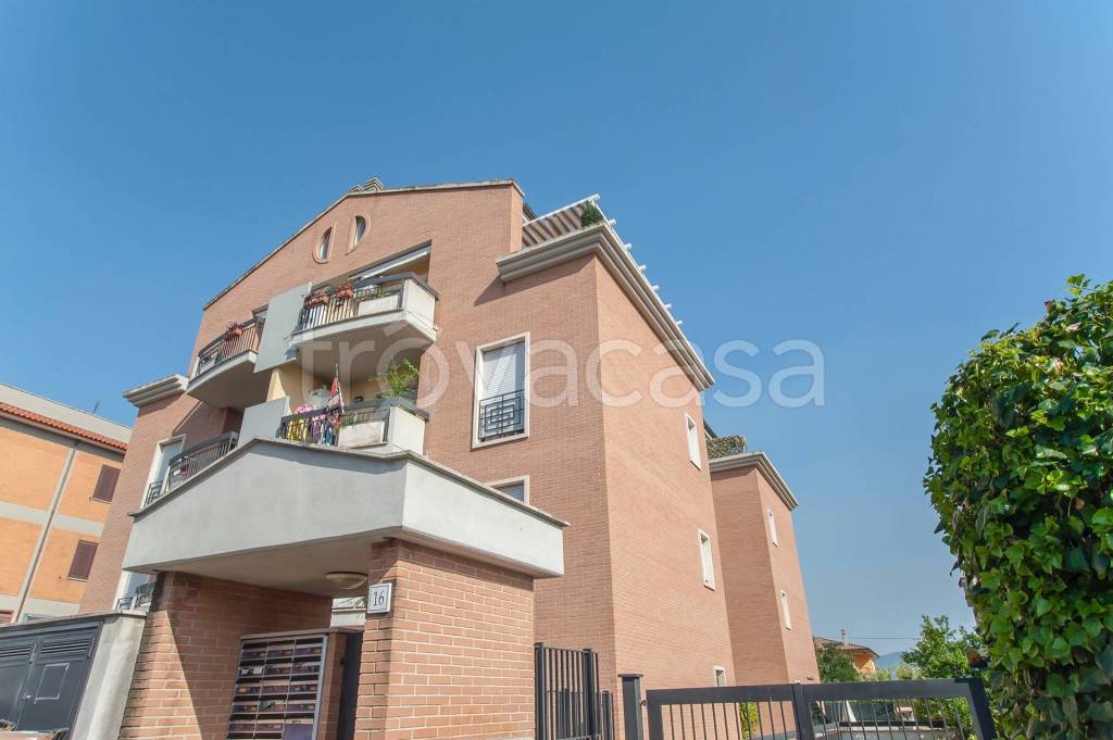 appartamento in vendita a Roma in zona Ponte di Nona